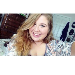 Meet your Posher, Leah